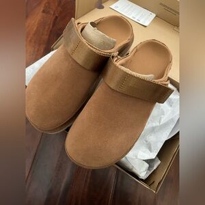 NIB UGG Goldenstar Clog - Women's Shoes - Chestnut Size 7.5 New